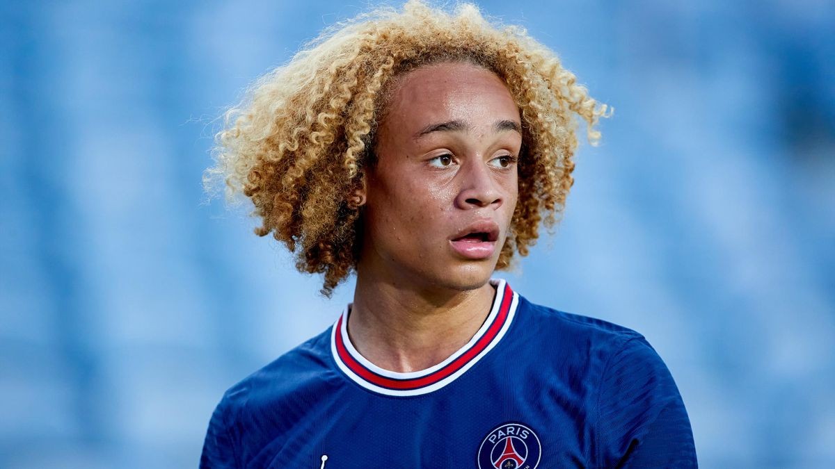 PSG nên làm gì với Xavi Simons? - Bóng Đá