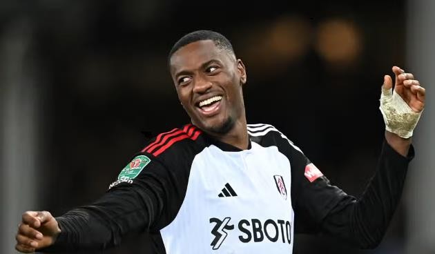Man United-linked defender ‘will leave’ current club this summer, Fabrizio Romano confirms Fulham - Bóng Đá