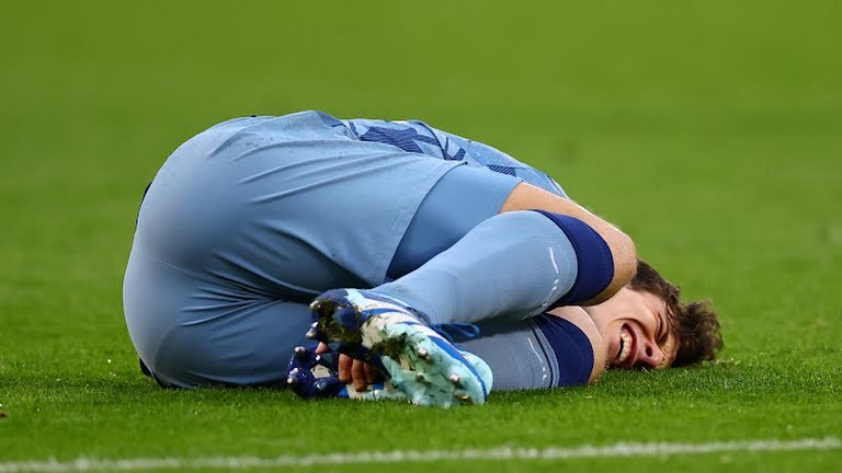 Quá khủng! Aston Villa thắng liên tiếp, đua vô địch Premier League - Bóng Đá