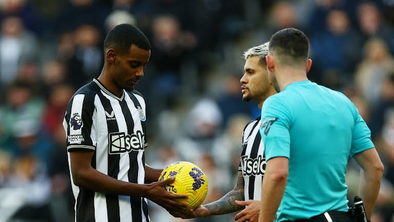 Quá thất vọng! Newcastle United thua liên tiếp - Bóng Đá