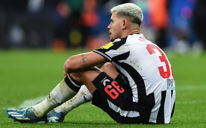 Rõ tương lai của Howe tại Newcastle - Bóng Đá