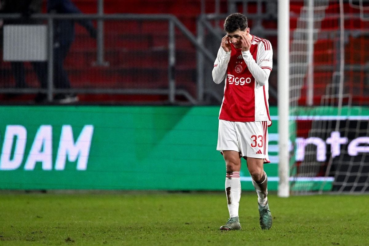 Địa chấn xảy đến với Ajax - Bóng Đá