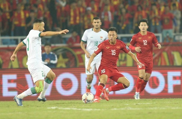 HLV Kim Sang-sik và 2 tấm kim bài miễn tử - Bóng Đá