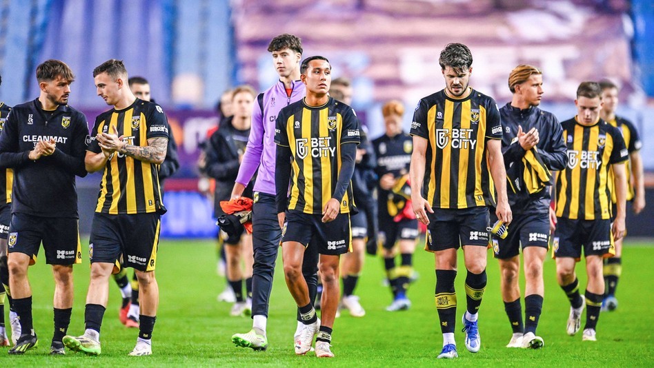 Official: Vitesse - Bóng Đá