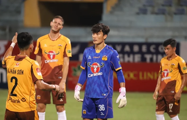 Bùi Tiến Dũng phát biểu - Bóng Đá