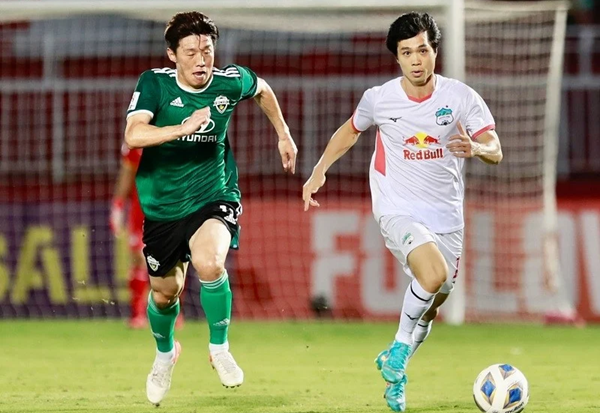 HLV Kim khen Công Phượng, Văn Toàn - Bóng Đá