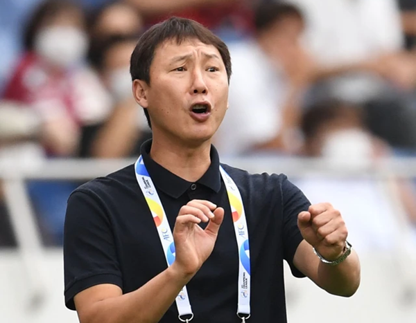 HLV Kim Sang-sik đòi lương cao - Bóng Đá