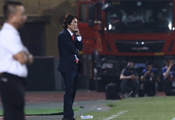 HLV Gong phát biểu - Bóng Đá