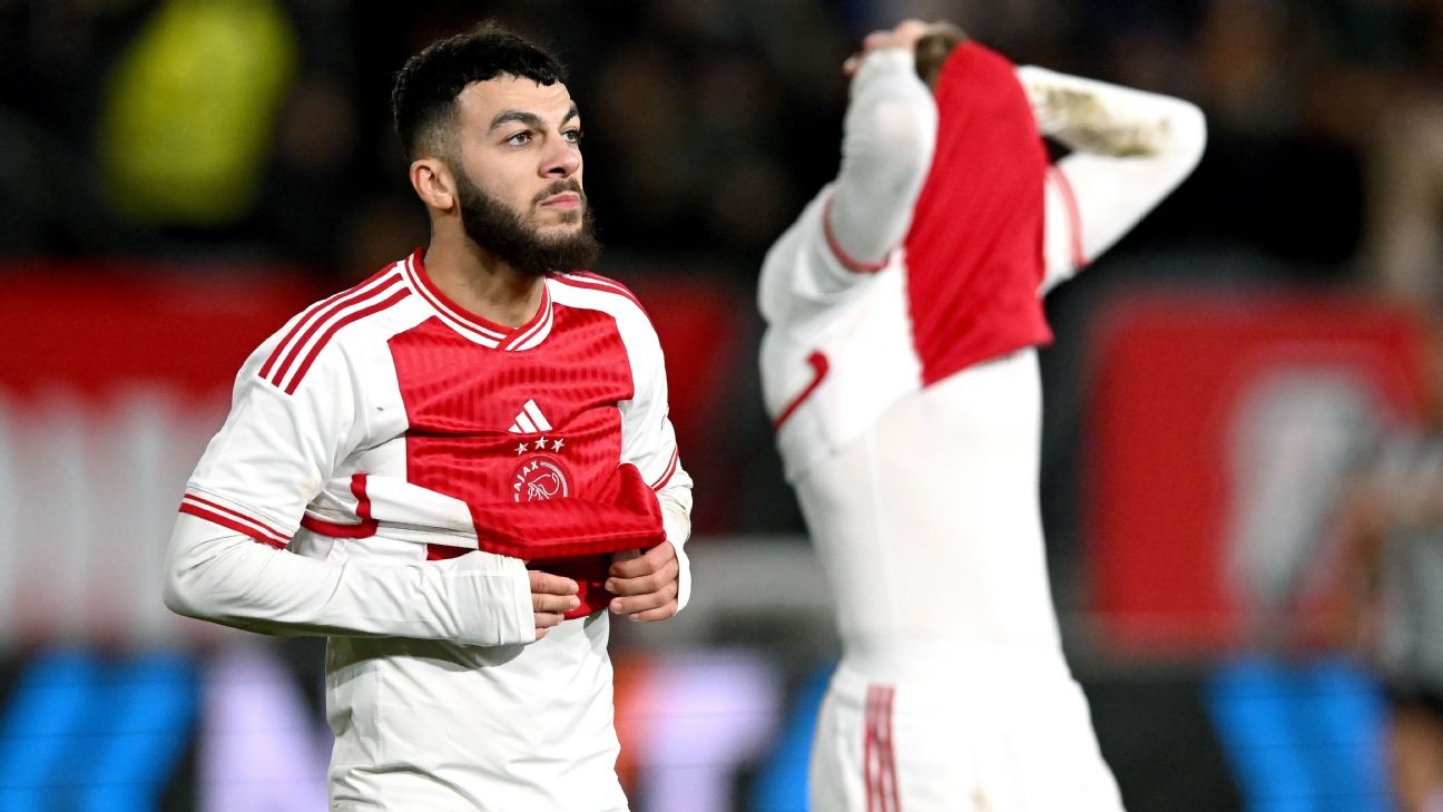 Địa chấn xảy đến với Ajax - Bóng Đá