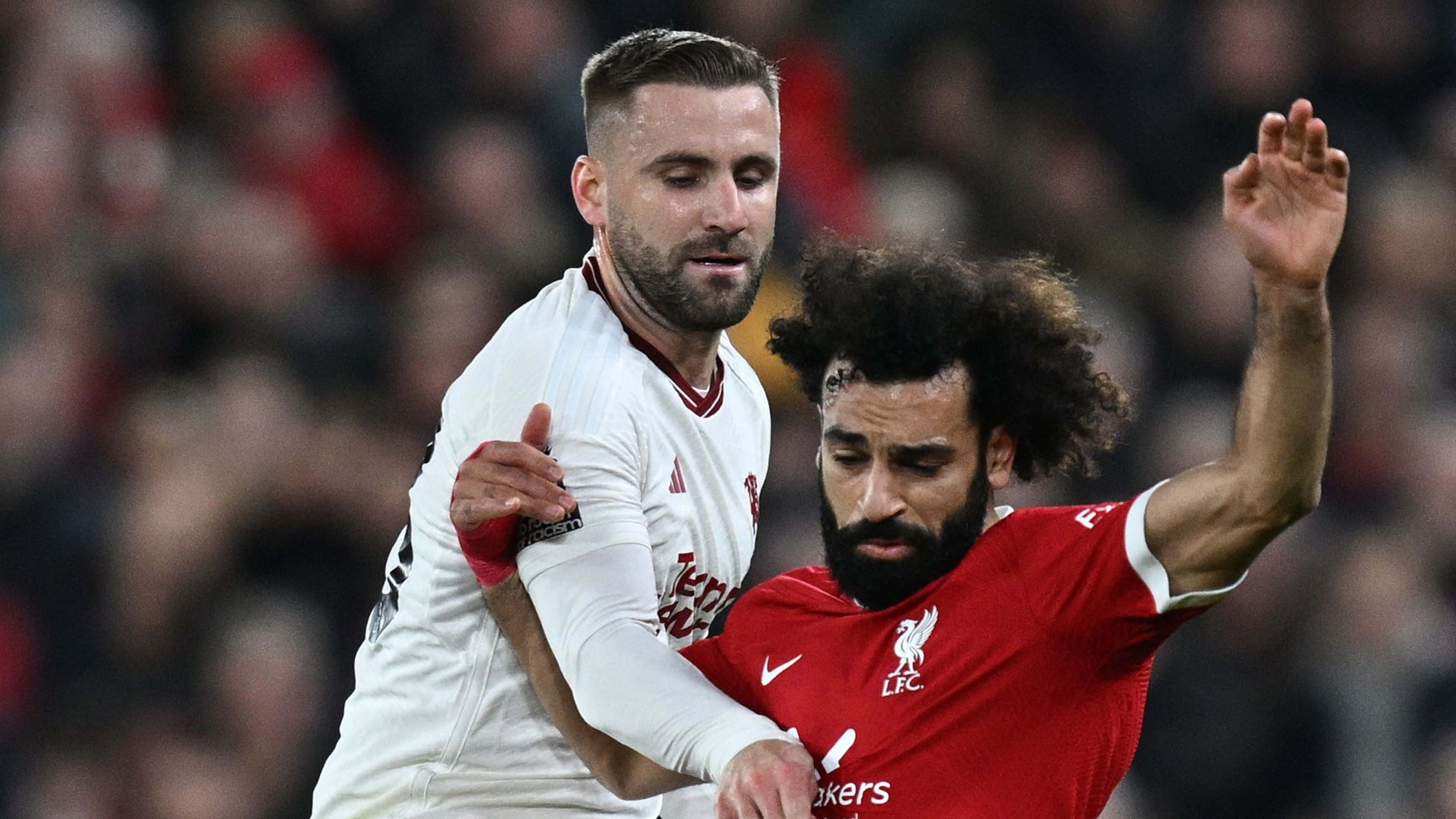 Salah hoàn toàn bị Man Utd bóp nghẹt - Bóng Đá