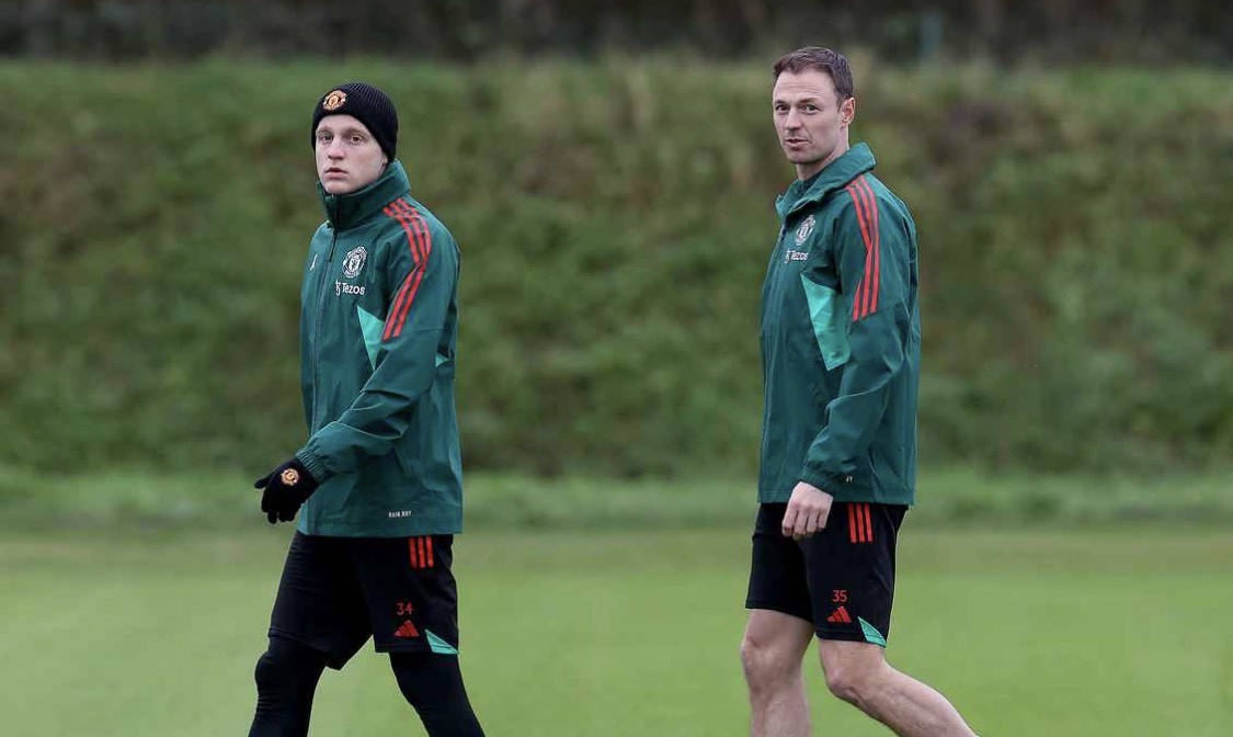 Hình ảnh khó tin của dàn sao M.U trên sân tập trước trận Liverpool - Bóng Đá