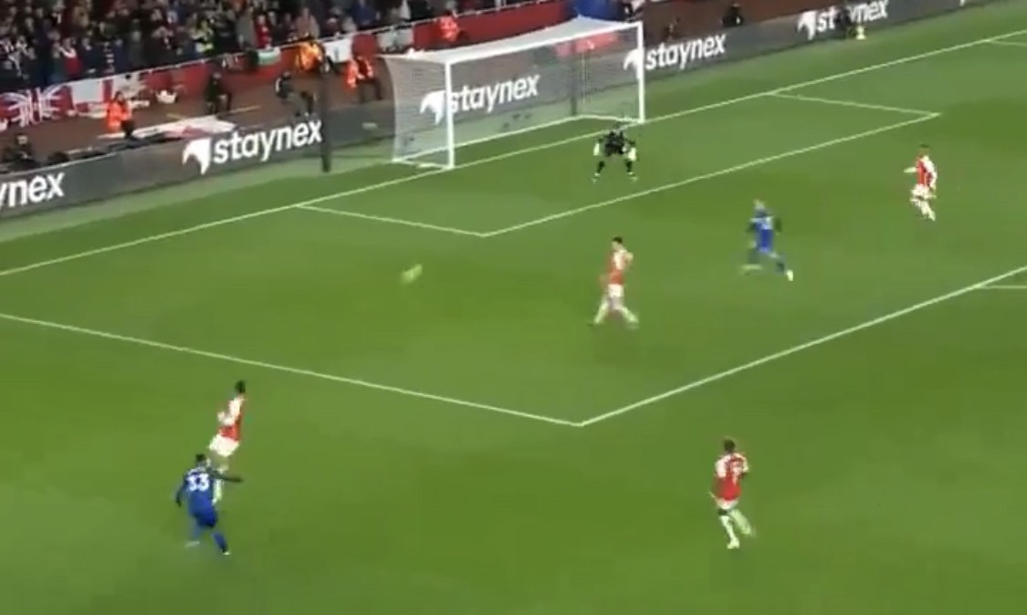 Alan Shearer blames two Arsenal stars over contentious West Ham goal - Bóng Đá