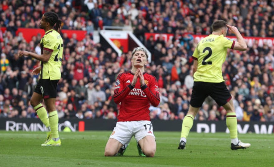 TRỰC TIẾP Man United 0-0 Burnley (H2): Antony tiếp tục vô duyên  - Bóng Đá