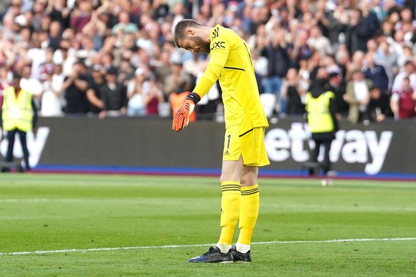 Ten Hag rơi vào tình huống mà Solskjaer muốn tránh ở M.U - Bóng Đá