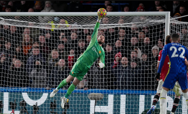 De Gea nhận món quà từ CĐV Man Utd sau trận hoà Chelsea - Bóng Đá