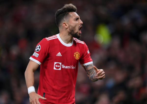 Telles nói lời ruột gan sau khi đổi kiểu tóc và ghi bàn cho Man Utd - Bóng Đá