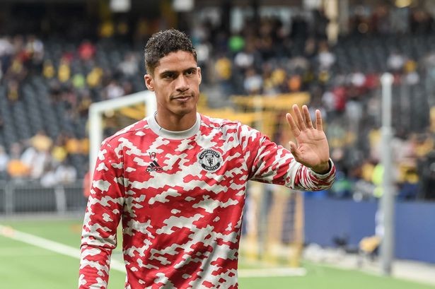 Raphael Varane ready for clear the air talks with Sir Alex Ferguson after avoiding him - Bóng Đá
