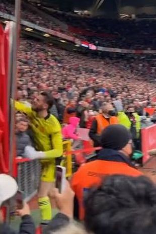 David de Gea's furious tunnel reaction to Man Utd's defeat to Man City - Bóng Đá