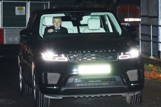 Ole Gunnar Solskjaer returns home as Manchester United prepare to sack manager - Bóng Đá