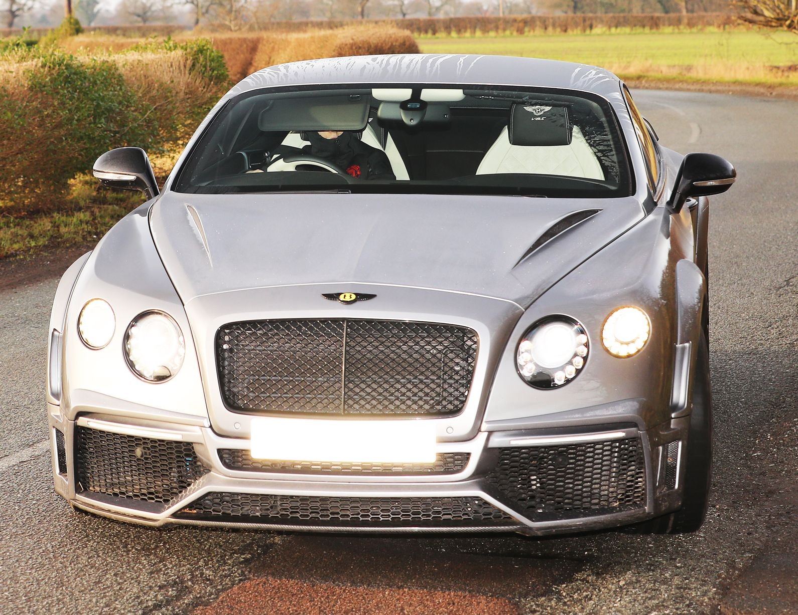 Pictures: United squad meets at Carrington before Burnley trip - Bóng Đá