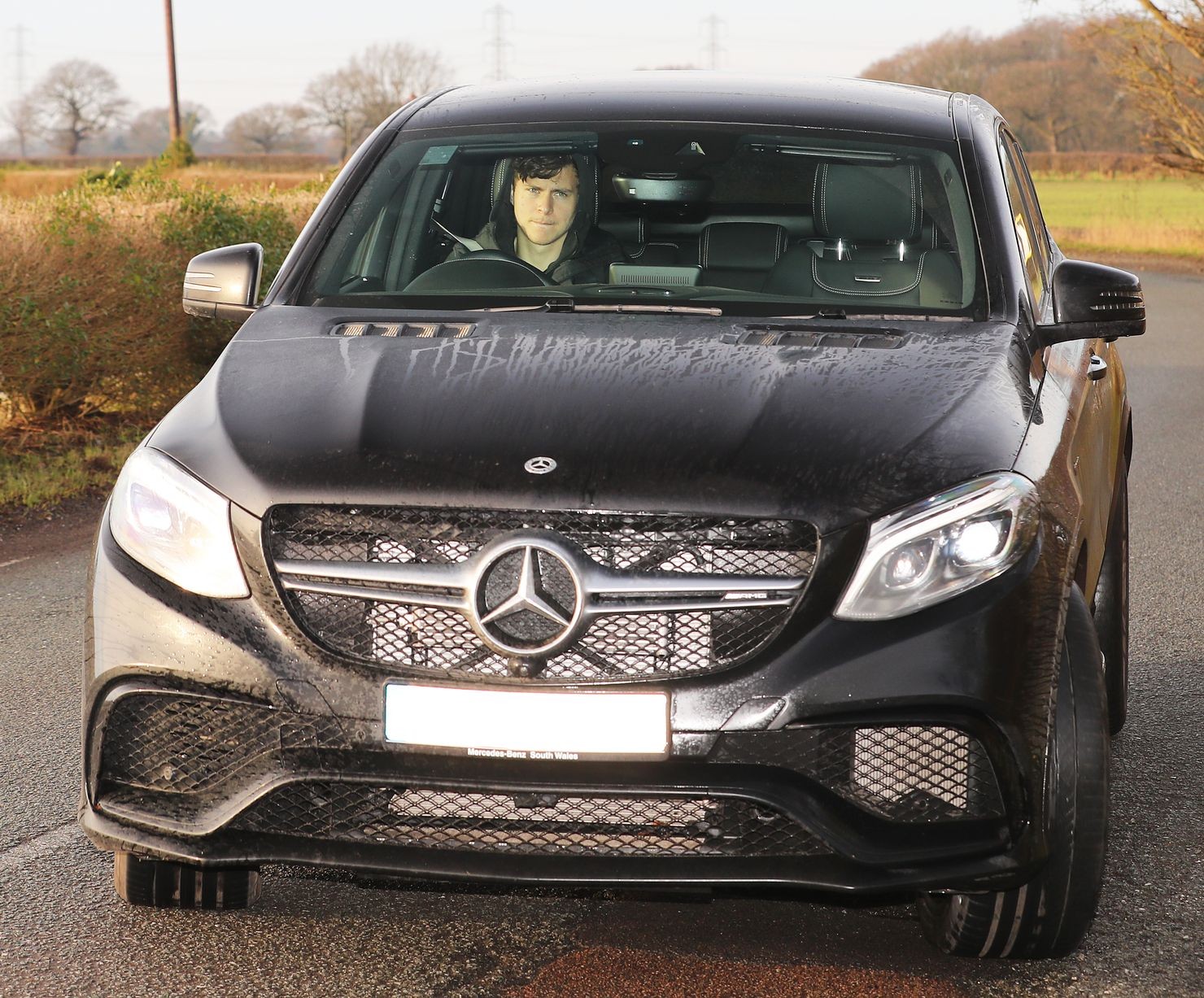 Pictures: United squad meets at Carrington before Burnley trip - Bóng Đá