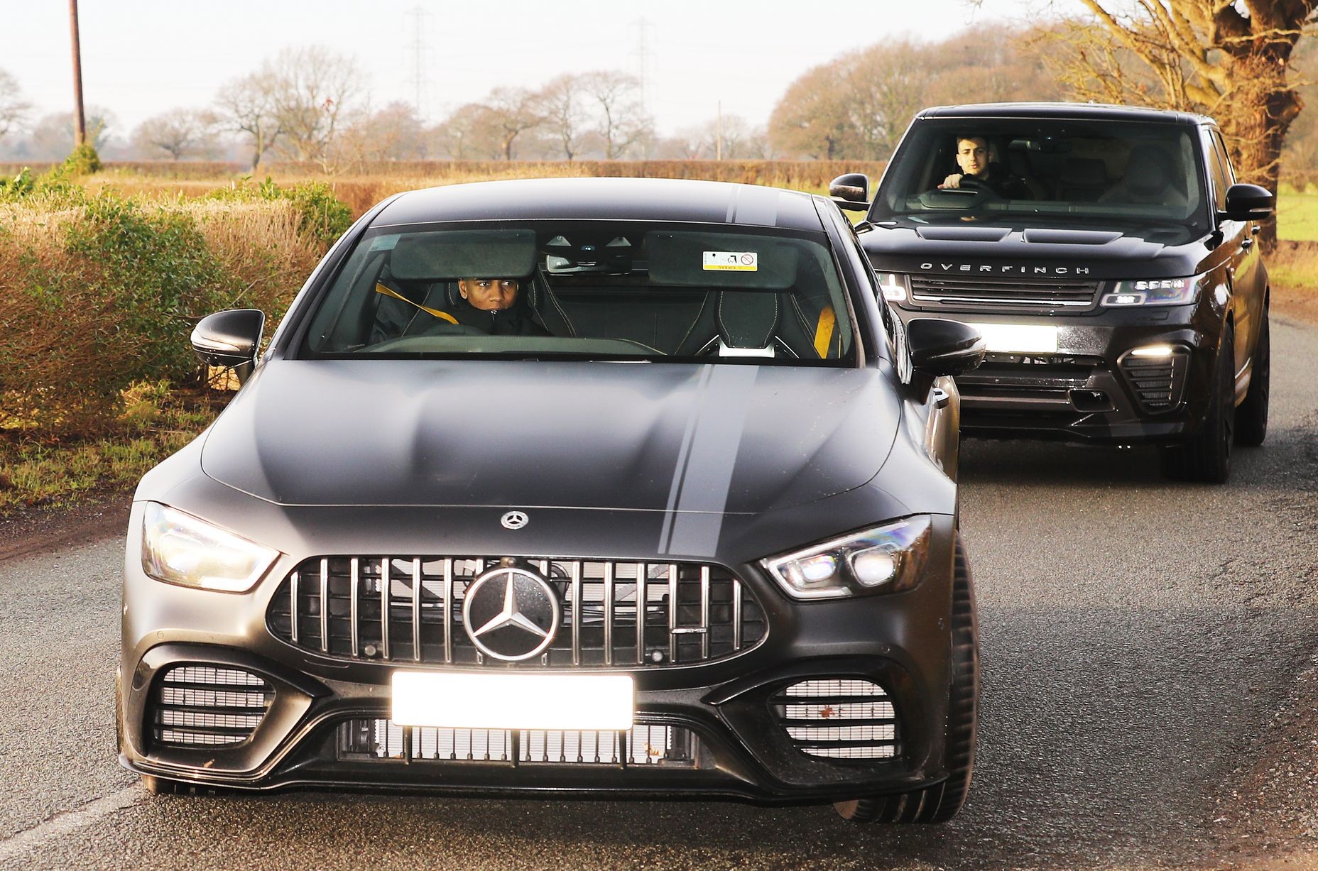 Pictures: United squad meets at Carrington before Burnley trip - Bóng Đá