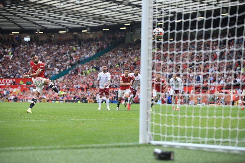 Bruno Fernandes confirms who was on penalties during Man Utd’s clash with Villarreal - Bóng Đá