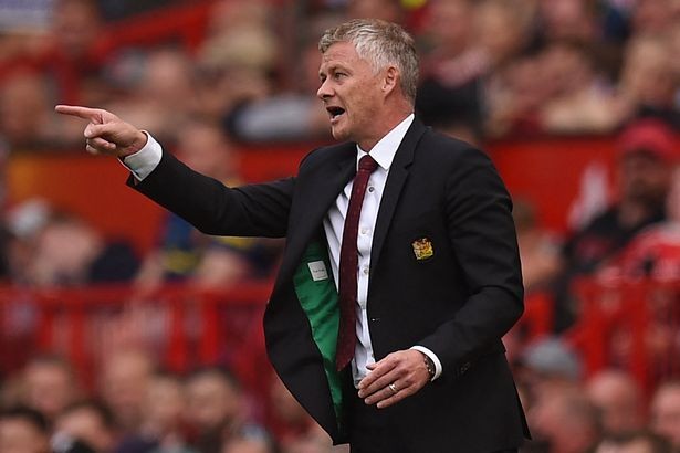 Ole Gunnar Solskjaer responds to Gary Neville criticism and stands firm on team selection - Bóng Đá