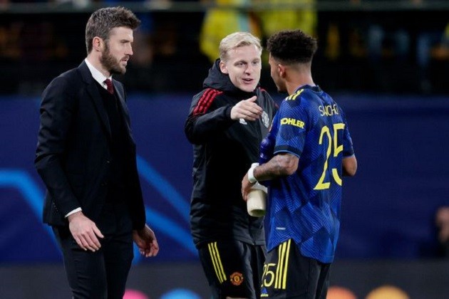 Donny van de Beek's touching moment with Jadon Sancho at full-time - Bóng Đá
