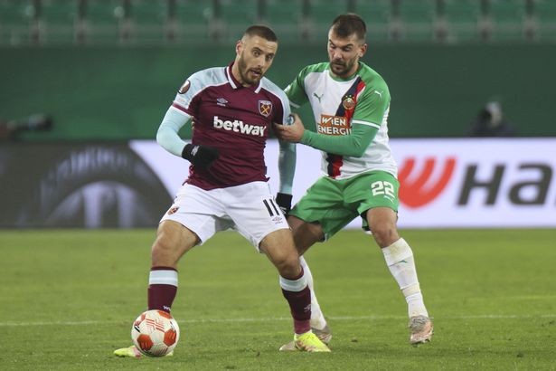 10 bản hợp đồng tệ nhất Premier League mùa này: - Bóng Đá