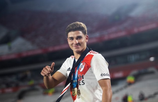 Julian Alvarez addresses his River Plate future amid Manchester United transfer links - Bóng Đá