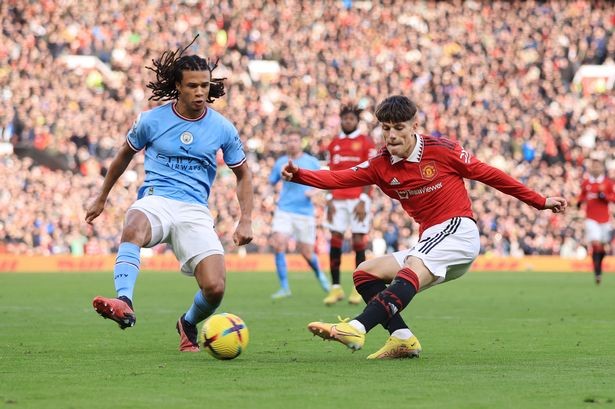 Real Madrid 'are monitoring Alejandro Garnacho's contract situation at Man United - Bóng Đá