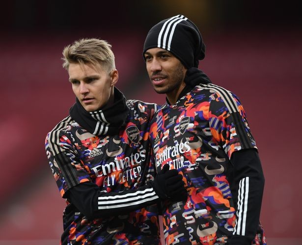 Ramsdale so sánh 2 đội trưởng Odegaard và Aubameyang - Bóng Đá