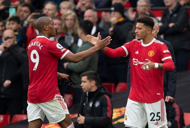 Former Manchester United players Lee Lawrence and Phil Marsh both say it’s the right time for striker Anthony Martial to move on. - Bóng Đá
