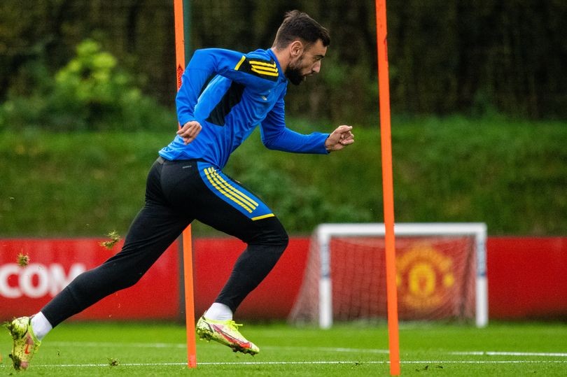 Bruno Fernandes injury update ahead of Manchester United vs Liverpool - Bóng Đá