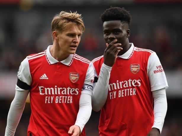 Robert Pires names the current Arsenal trio who would get into Invincibles squad - Bóng Đá