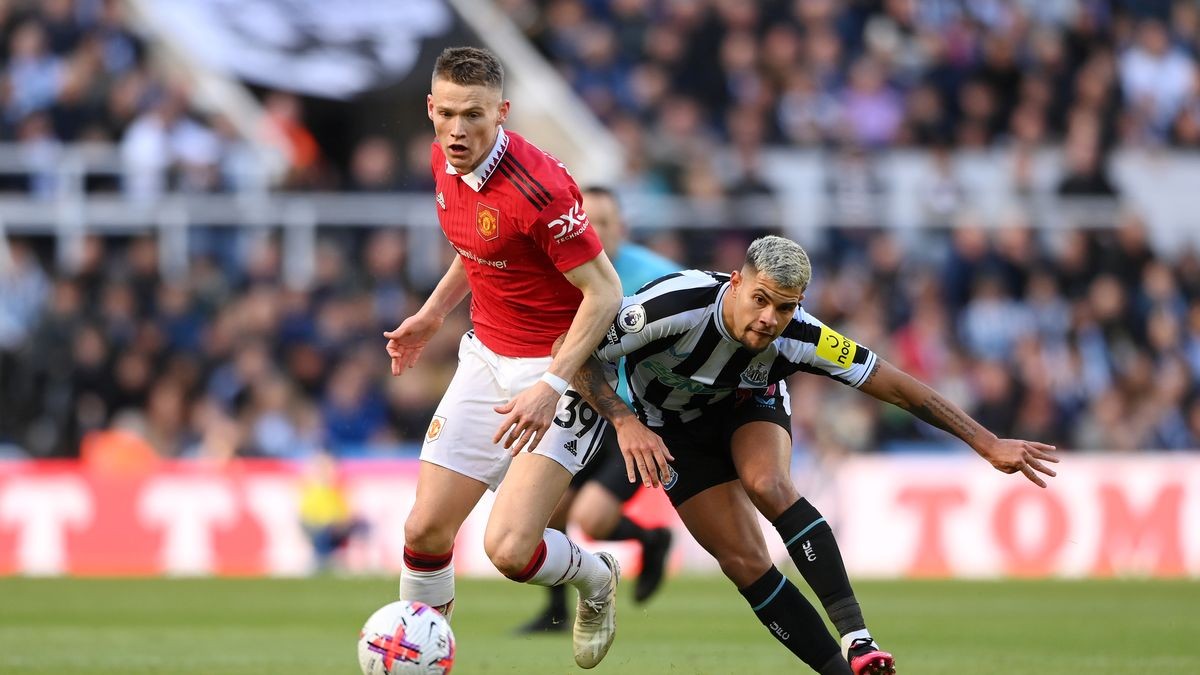 Có lẽ Ten Hag đã biết phải tống khứ 2 cầu thủ khỏi Old Trafford - Bóng Đá