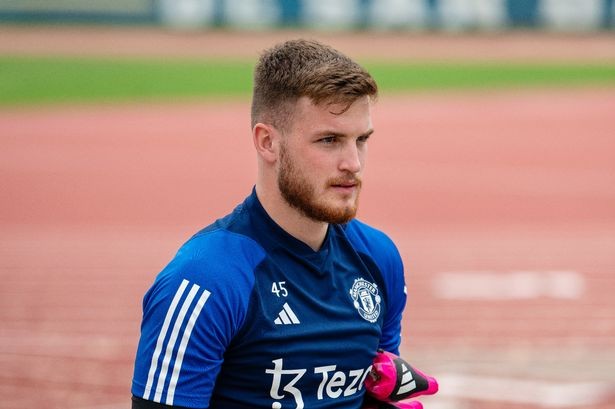 DERMOT MEE SIGNS NEW UNITED DEAL - Bóng Đá