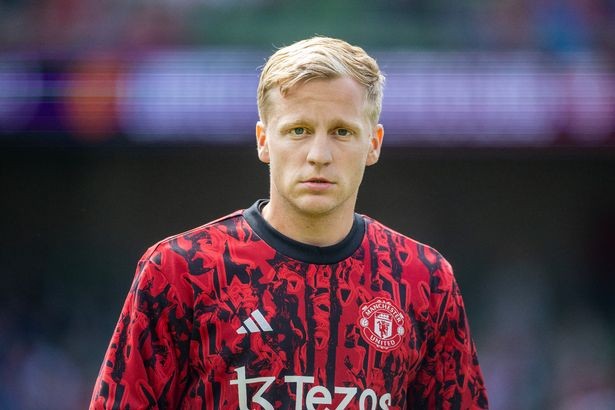 Xác nhận: Van de Beek nhận cú sốc từ Man United - Bóng Đá