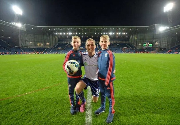 Man Utd legend's son switches international allegiance again after playing for England - Bóng Đá