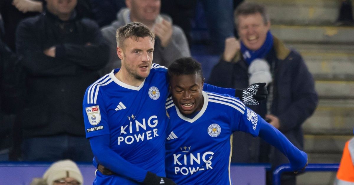 Vardy lập cú đúp khi đá dự bị, Leicester City tiếp tục bay cao - Bóng Đá