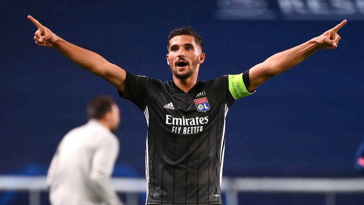 Man Utd have initiated negotiations to sign Houssem Aouar on a free transfer - Bóng Đá