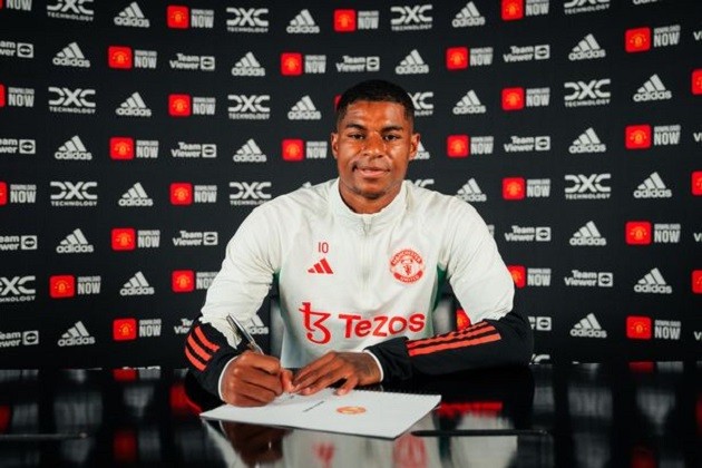 Marcus Rashford poses for touching family snaps in ‘This Is Home’ shoot after signing new £325k Man Utd contract - Bóng Đá