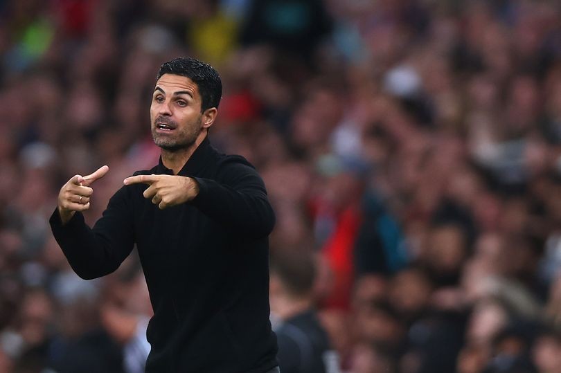 Gary Neville and David Seaman agree on major Arsenal change Mikel Arteta must make vs Man United - Bóng Đá