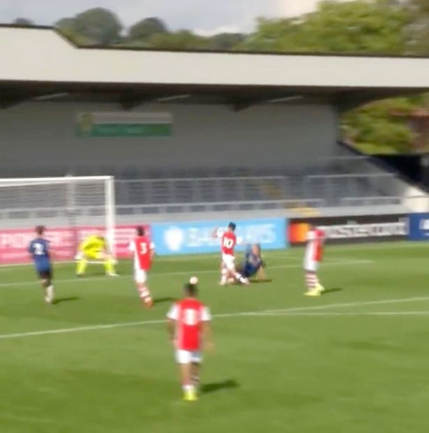 Ghi bàn trận ra mắt, sao Arsenal 18 tuổi từng làm bẽ mặt Phil Jones - Bóng Đá