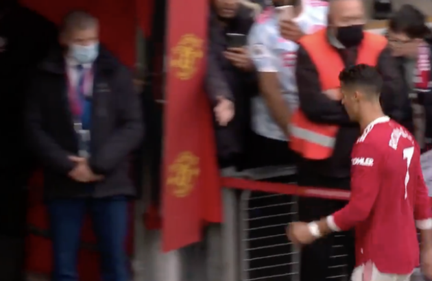 Gary Neville has criticised Cristiano Ronaldo for storming down the tunnel after Manchester United’s draw - Bóng Đá