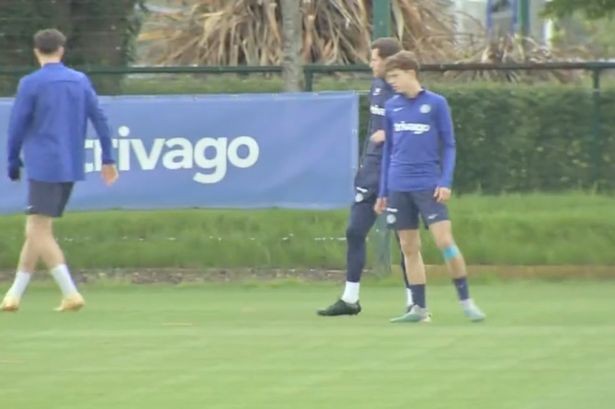 Frank Lampard triệu cầu thủ U14 lên tập cùng đội một Chelsea - Bóng Đá