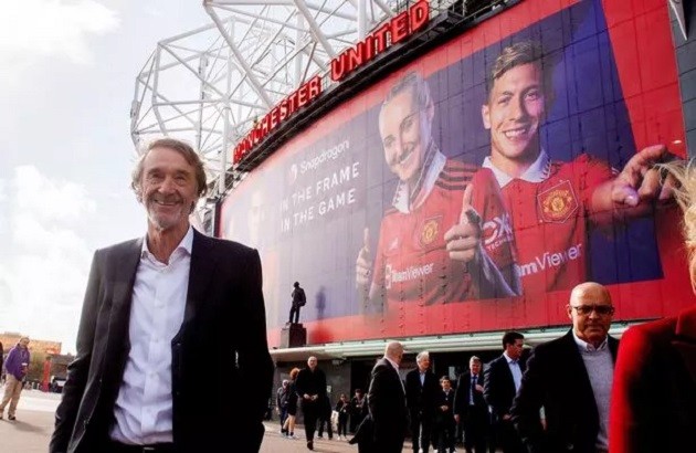 New Man Utd stadium: AI shows what Sir Jim Ratcliffe's £2bn Old Trafford plan could look like - Bóng Đá
