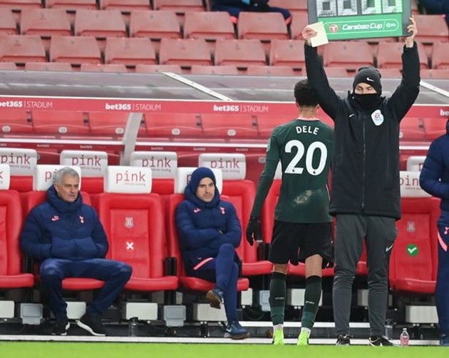Tottenham boss Jose Mourinho's brutal words to Dele Alli heard during Stoke win - Bóng Đá