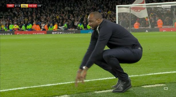 What Patrick Vieira did on the touchline after Alexandre Lacazette equalised for Arsenal - Bóng Đá